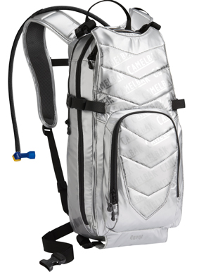 camelbak_stribro