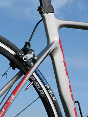giant_defy_adnanced_silnicni_kolo_1