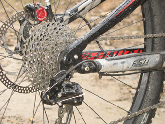specialized_camber_test_stavba_zadek