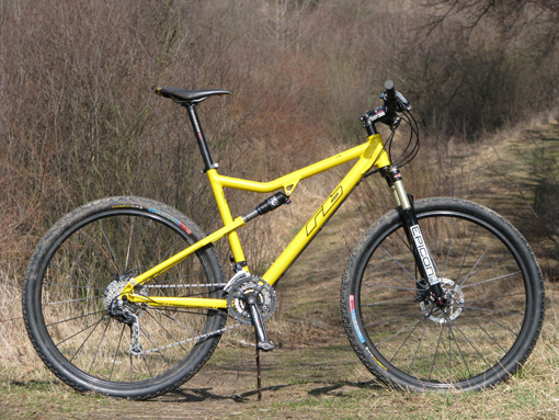 Race Bike IQ 29Team na travnate ceste